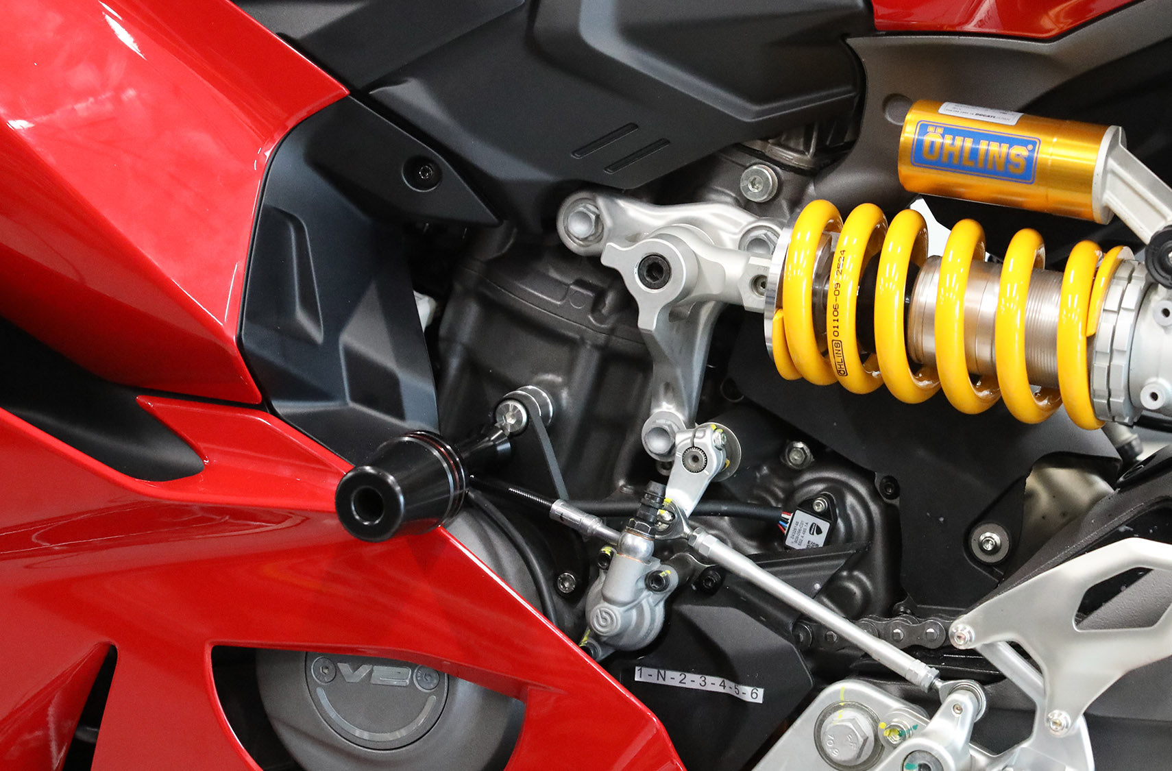 AELLA Engine Sliders for Ducati Panigale V2 MY25+