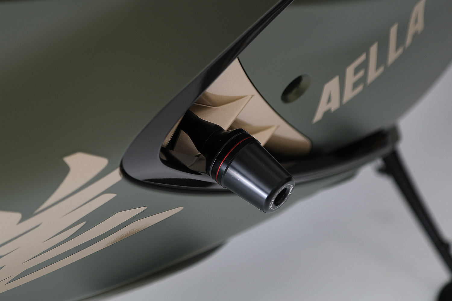 AELLA Frame Sliders for Suzuki Hayabusa