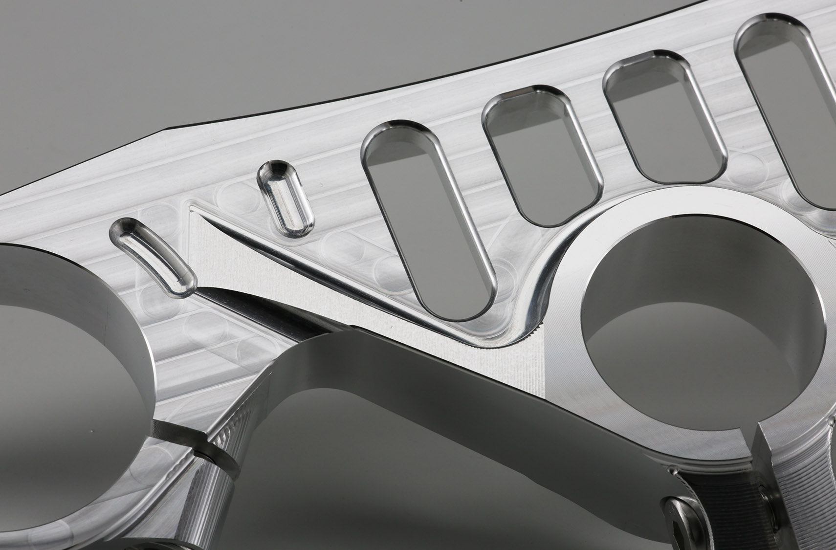 AELLA Fork Triple Clamp for Panigale V4