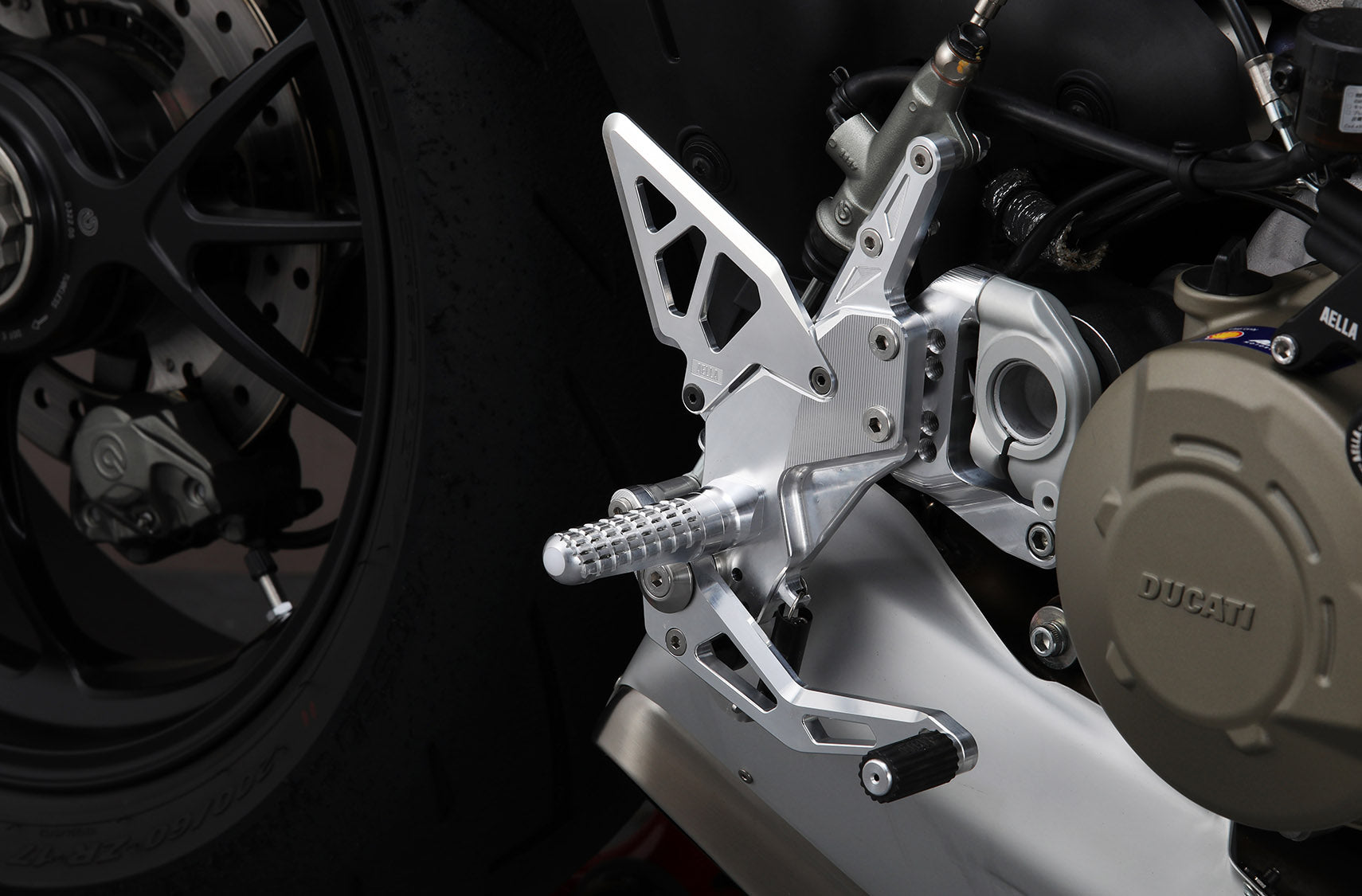 AELLA Rearsets for Streetfighter V4 V4S