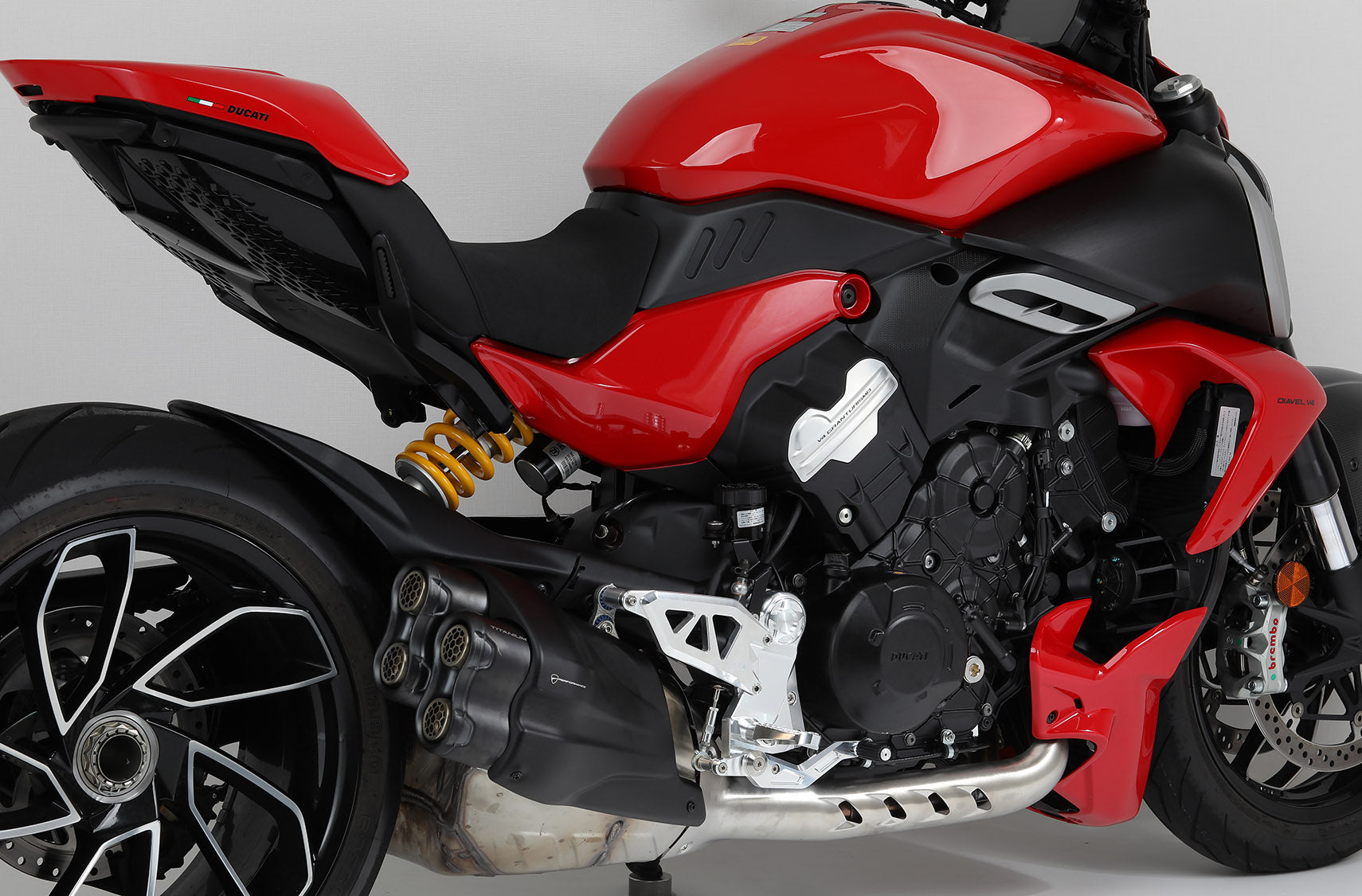 AELLA Rearsets for Ducati Diavel V4