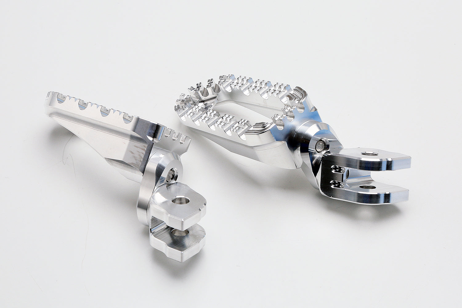 AELLA Adjustable Footpegs Kit for Ducati Multistrada V4