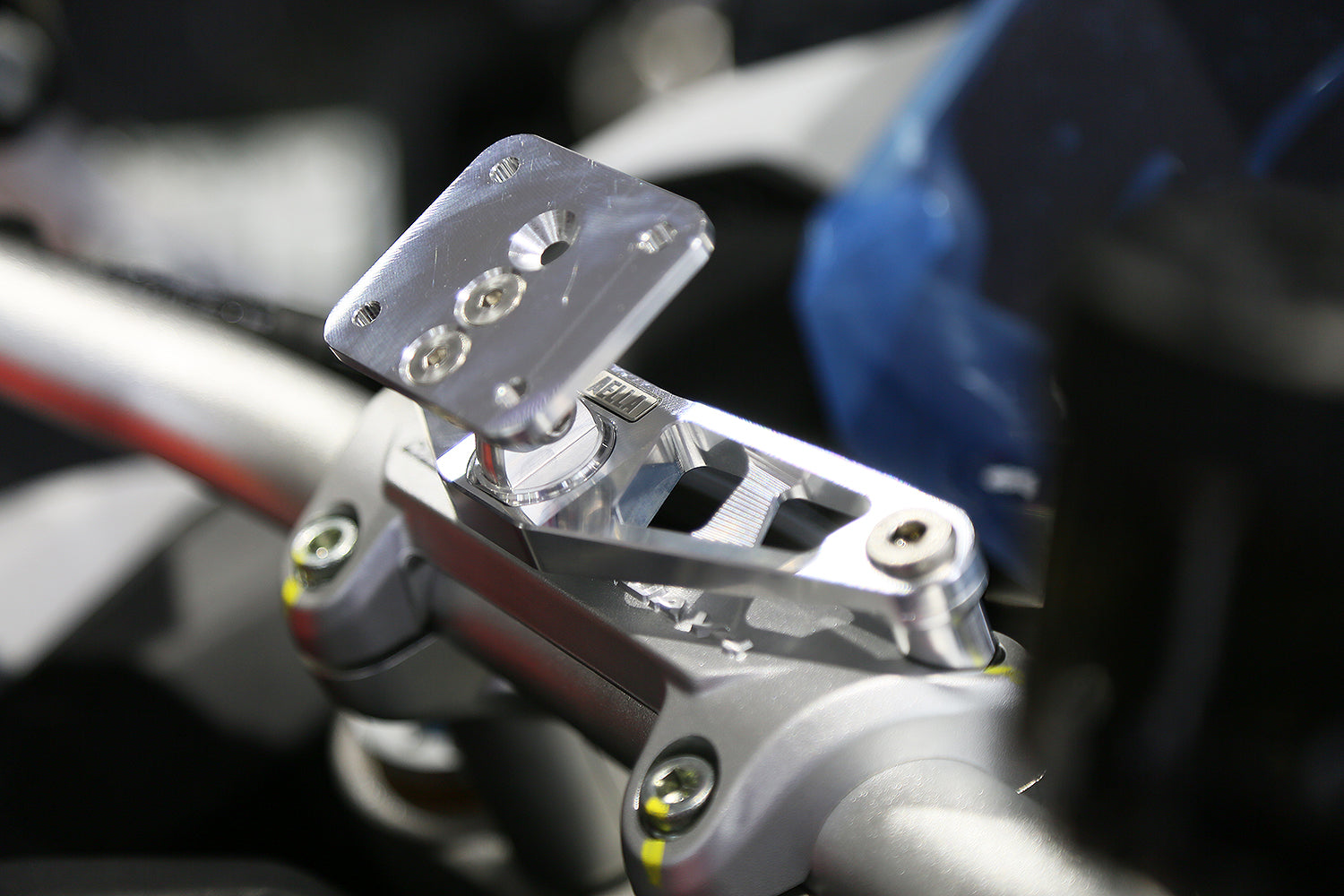 AELLA Phone / GPS Mount for Ducati Multistrada V4
