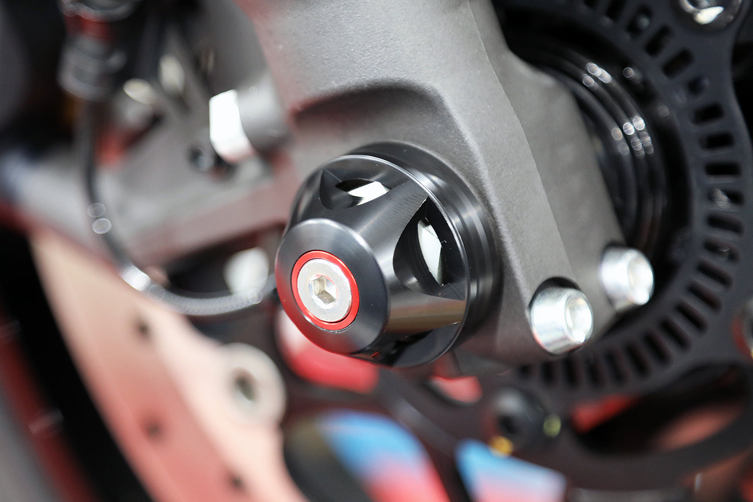 AELLA Front Axle Slider for Suzuki Hayabusa