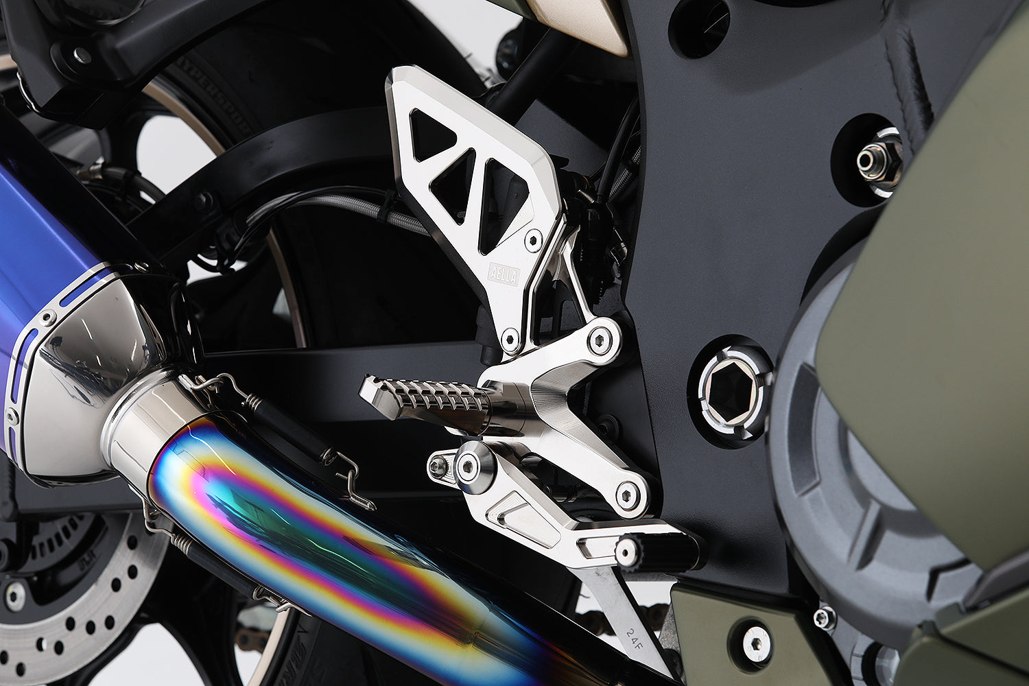 AELLA Rearsets for Suzuki Hayabusa
