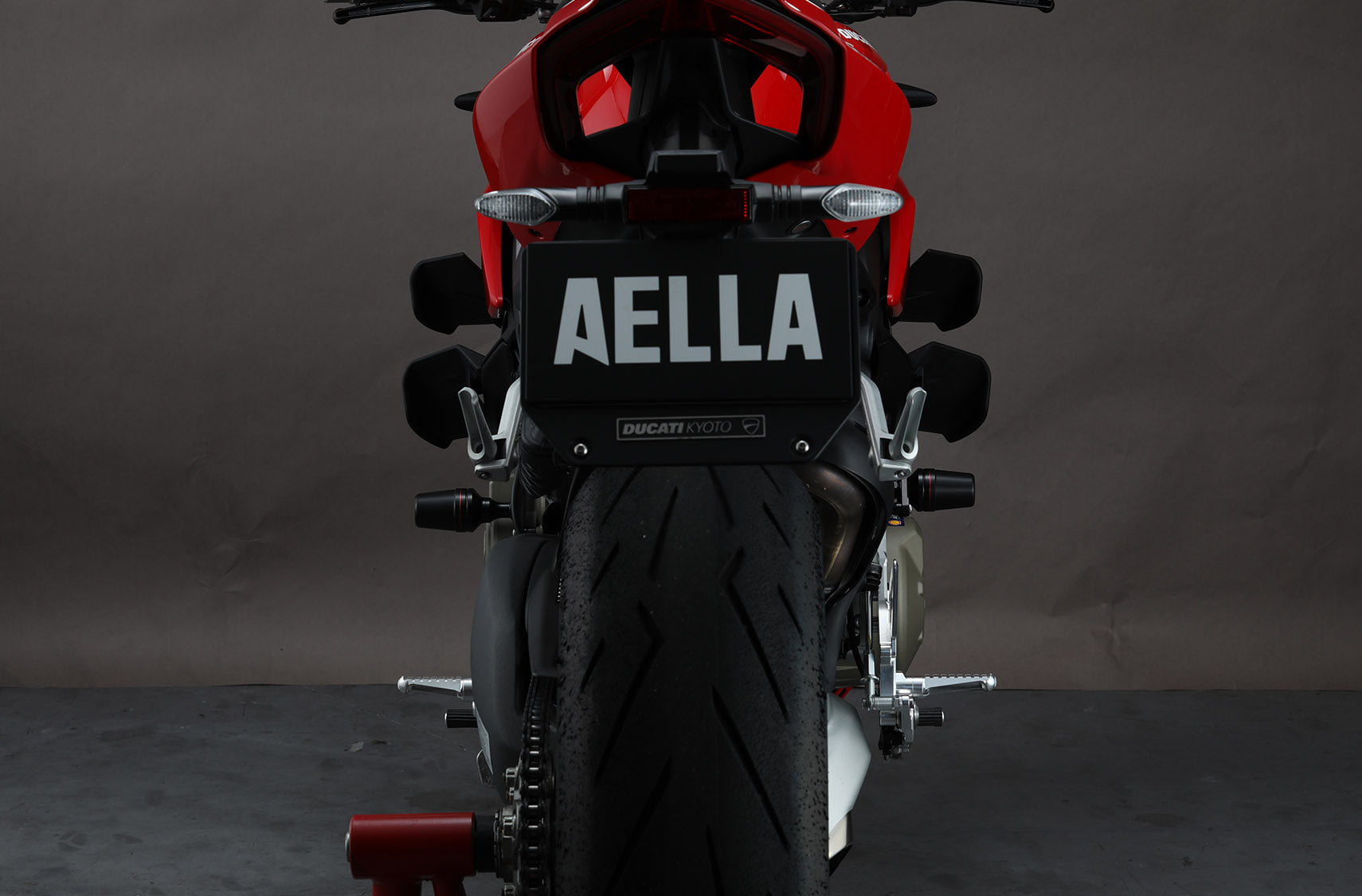 AELLA Engine Sliders for Ducati Streetfighter V4